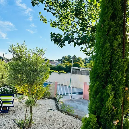Lejlighed Mini Foyer Dans Camping-car - Un Adulte Lézignan-Corbières