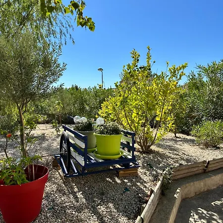 Lejlighed Mini Foyer Dans Camping-car - Un Adulte Lézignan-Corbières